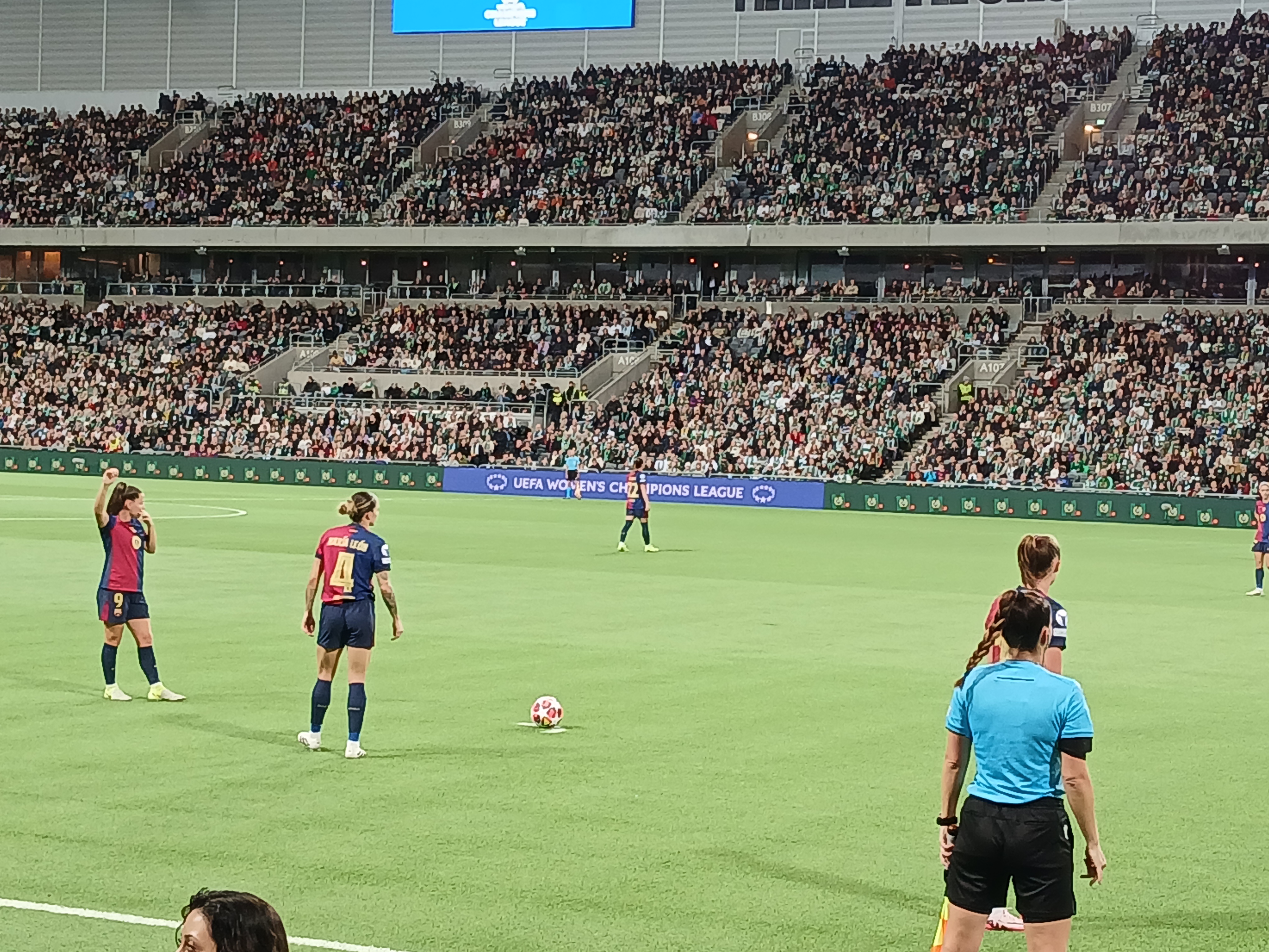 巴塞罗那 2024–25 主场 · 同款式参考